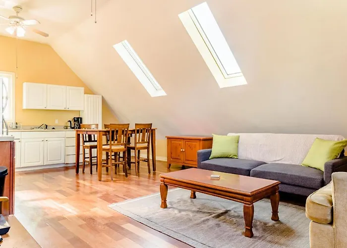 Portland Urban Lodge, Quiet, Walkable, Near